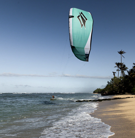 LIGHT WIND RIDING – WHAT TO CHOOSE: PIVOT 17M LW VS. BOXER - Blue Ocean Sports