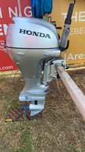 Load image into Gallery viewer, Honda 15hp Outboard