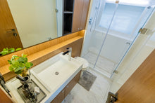 Load image into Gallery viewer, Yacht Amie &amp; Axie 63ft