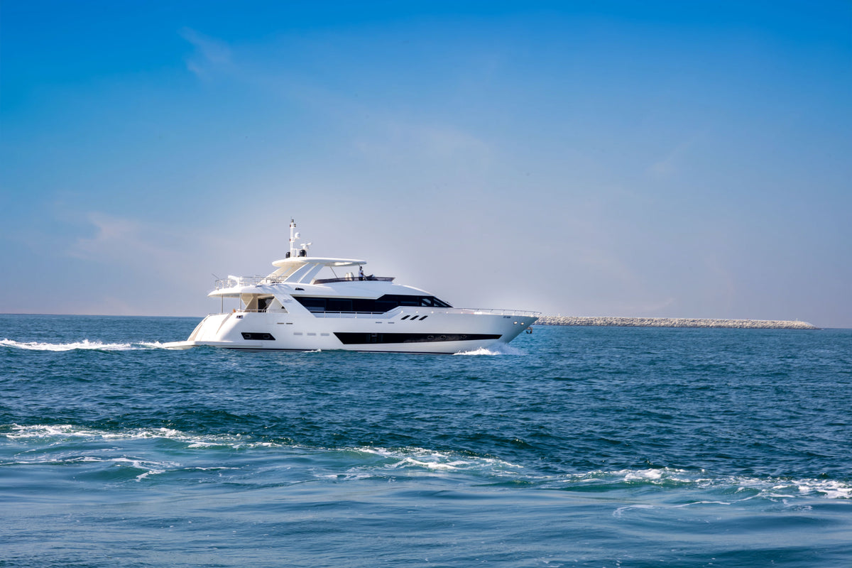 Yacht Caliente 96ft