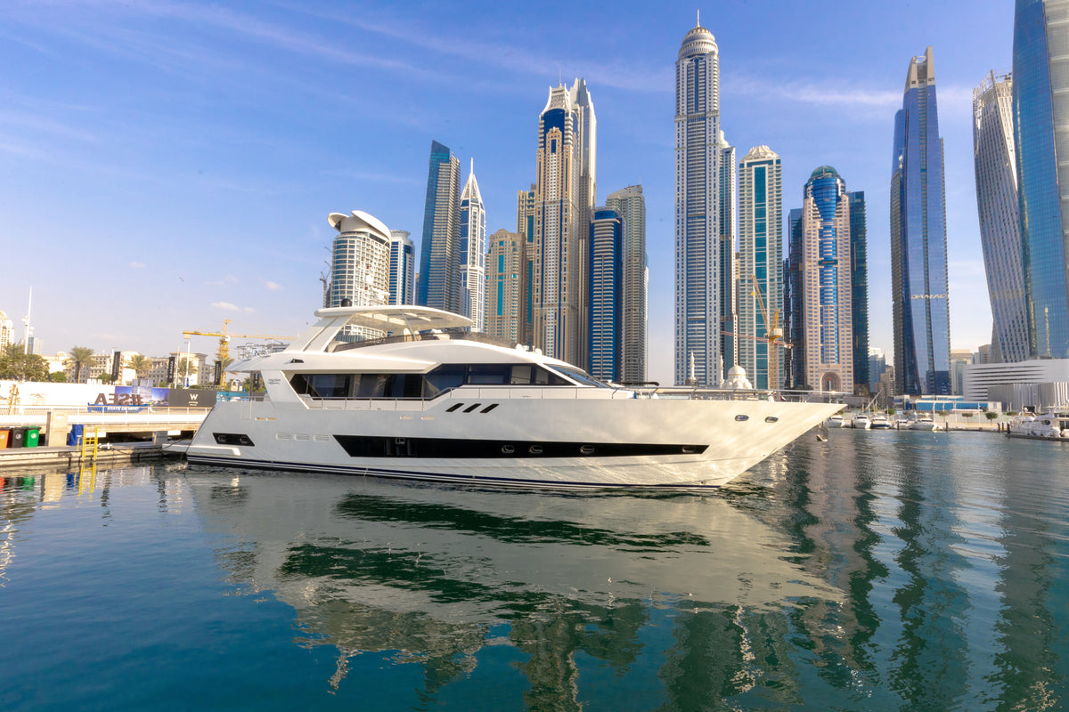 Yacht Caliente 96ft