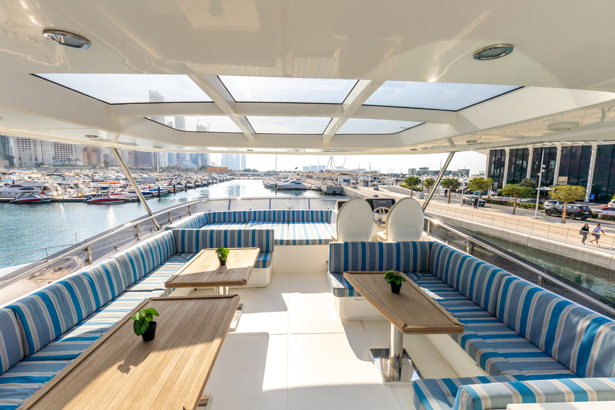 Yacht Caliente 96ft