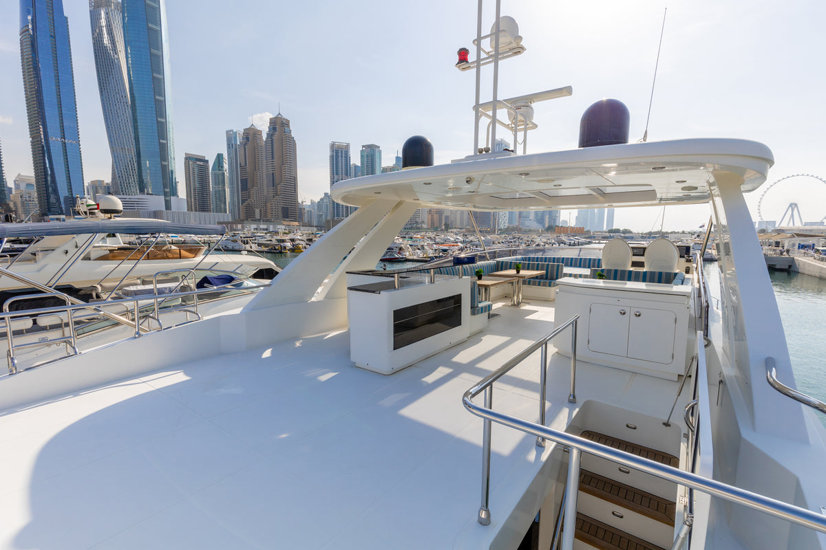 Yacht Caliente 96ft