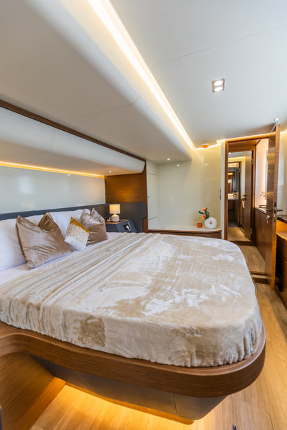 Yacht Aquila 60ft