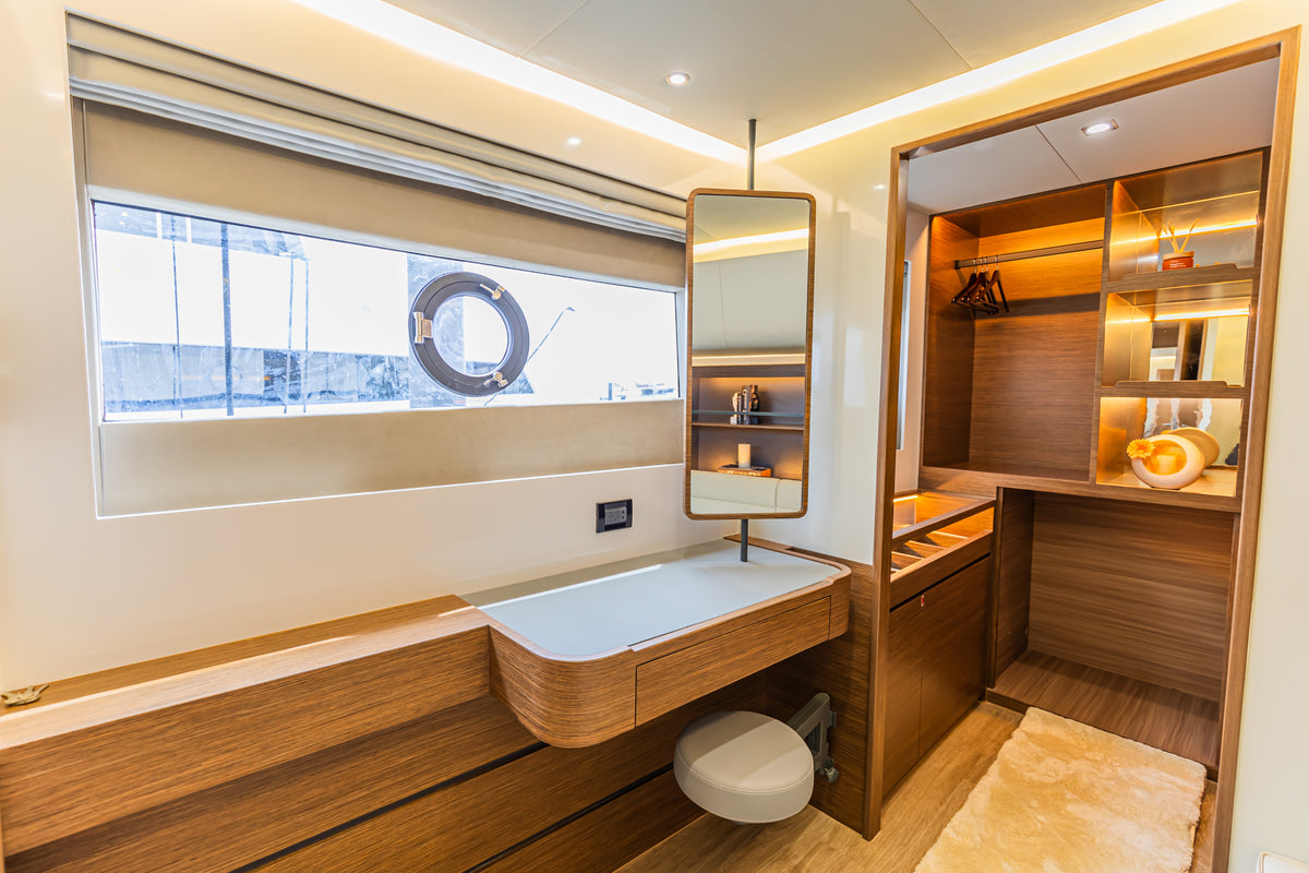 Yacht Aquila 60ft