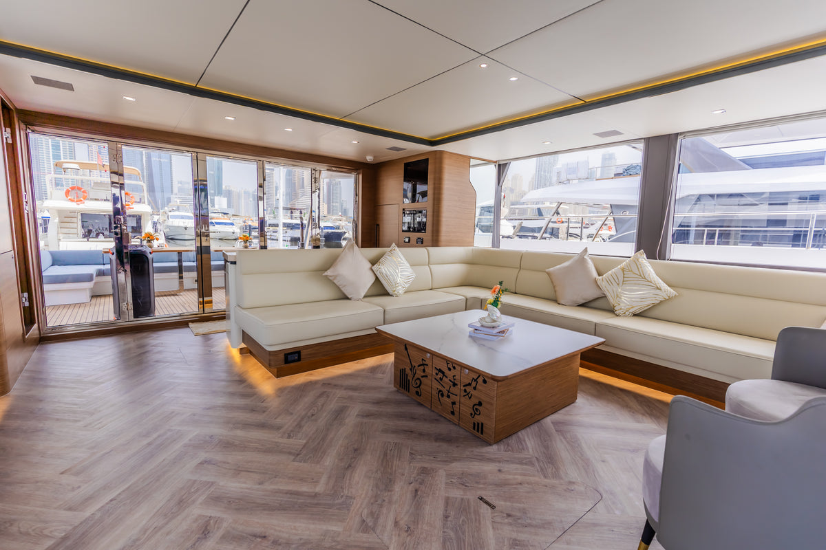 Yacht Aquila 60ft