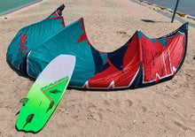 Load image into Gallery viewer, Kitesurf Lesson Surf Strapless Semi Private 2 to 1